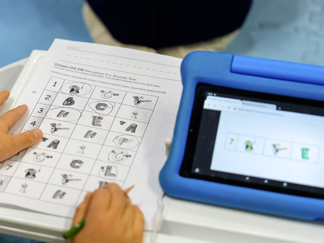 kids_carousel_0009_Layer 9