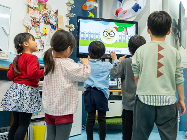 kids_carousel_0013_Layer 5