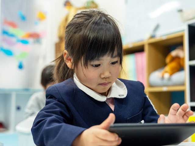 kids_carousel_0014_Layer 4